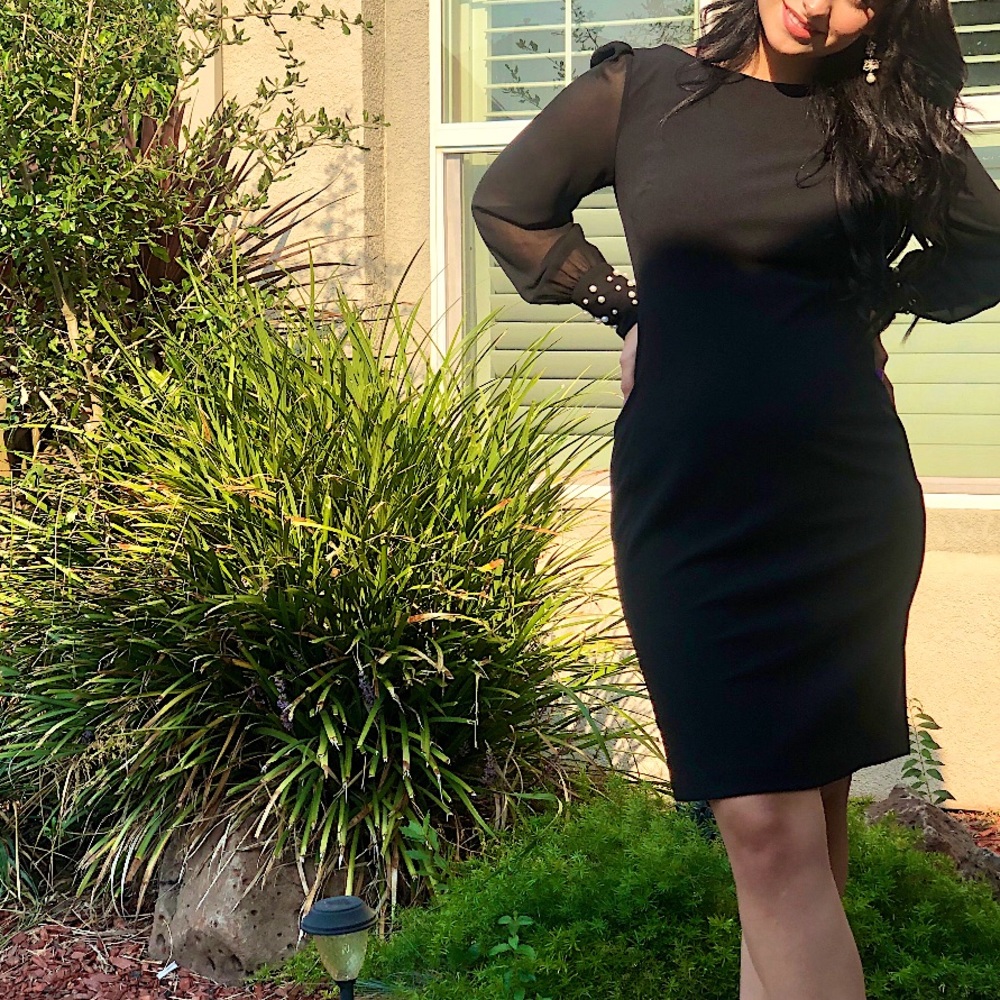 A versatile Karl Lagerfeld Paris dress. Size 8.